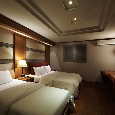 Hotel Noblesse, Yeoksam Szöul Kültér fotó