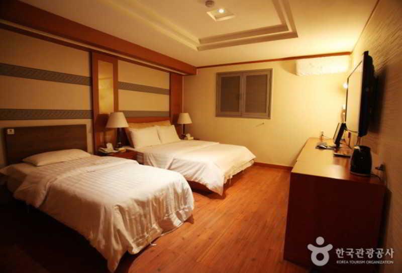 Hotel Noblesse, Yeoksam Szöul Kültér fotó