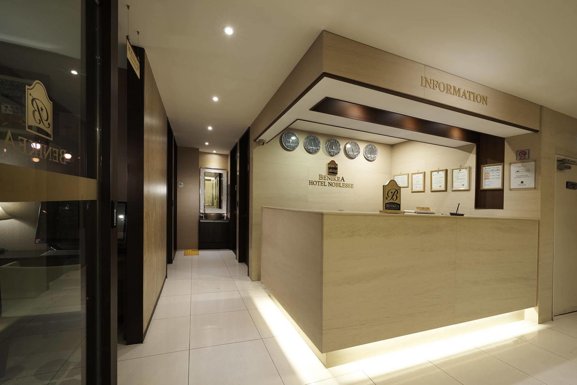 Hotel Noblesse, Yeoksam Szöul Kültér fotó