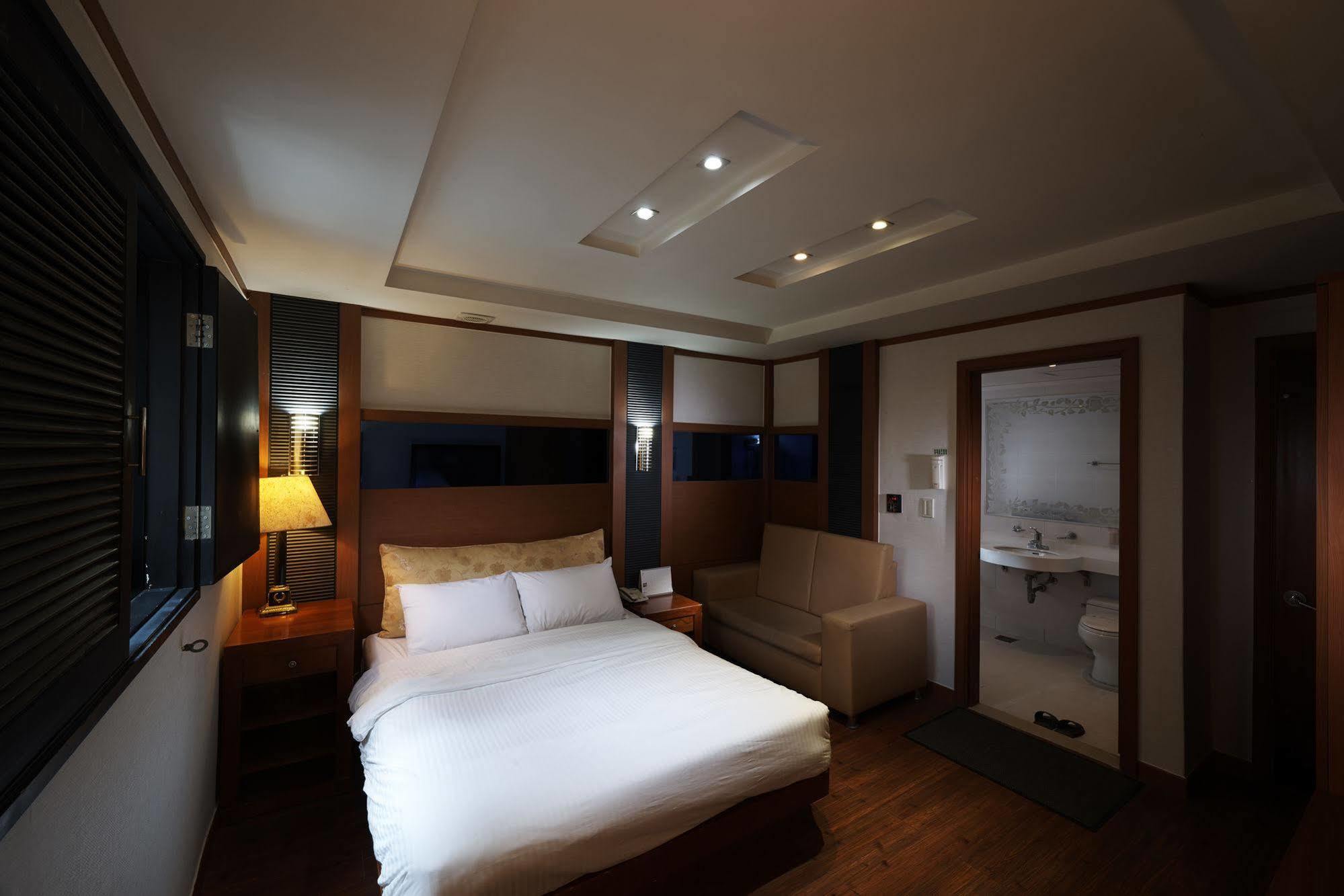 Hotel Noblesse, Yeoksam Szöul Kültér fotó