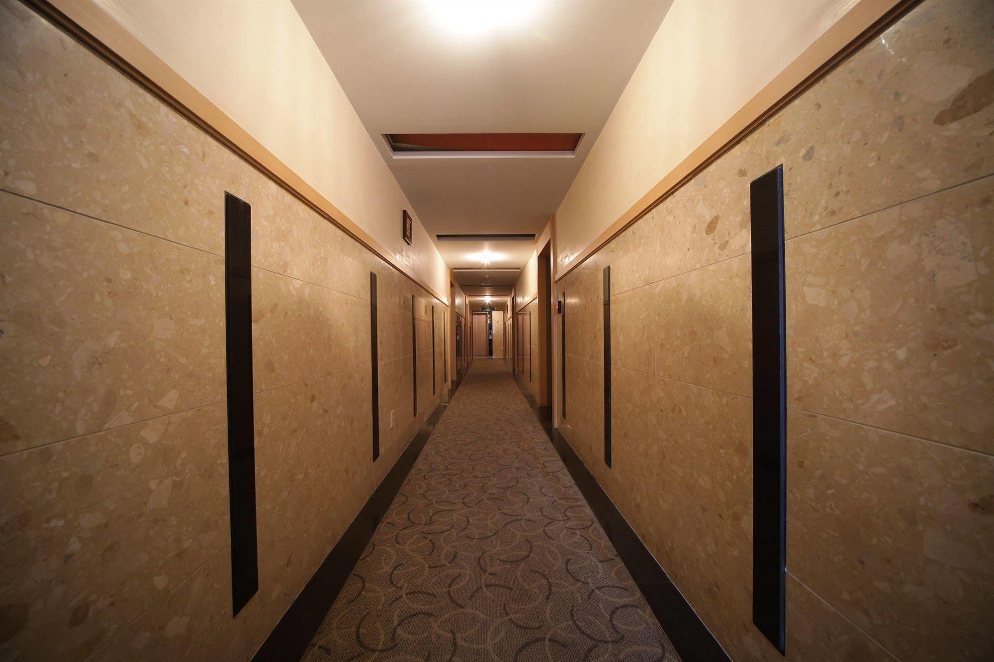 Hotel Noblesse, Yeoksam Szöul Kültér fotó