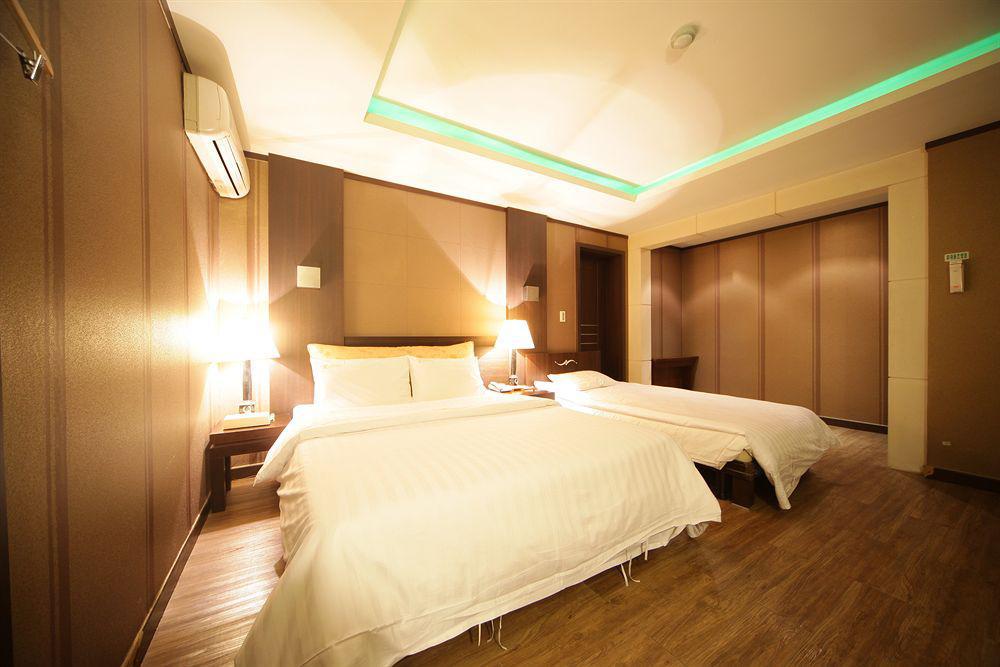 Hotel Noblesse, Yeoksam Szöul Kültér fotó